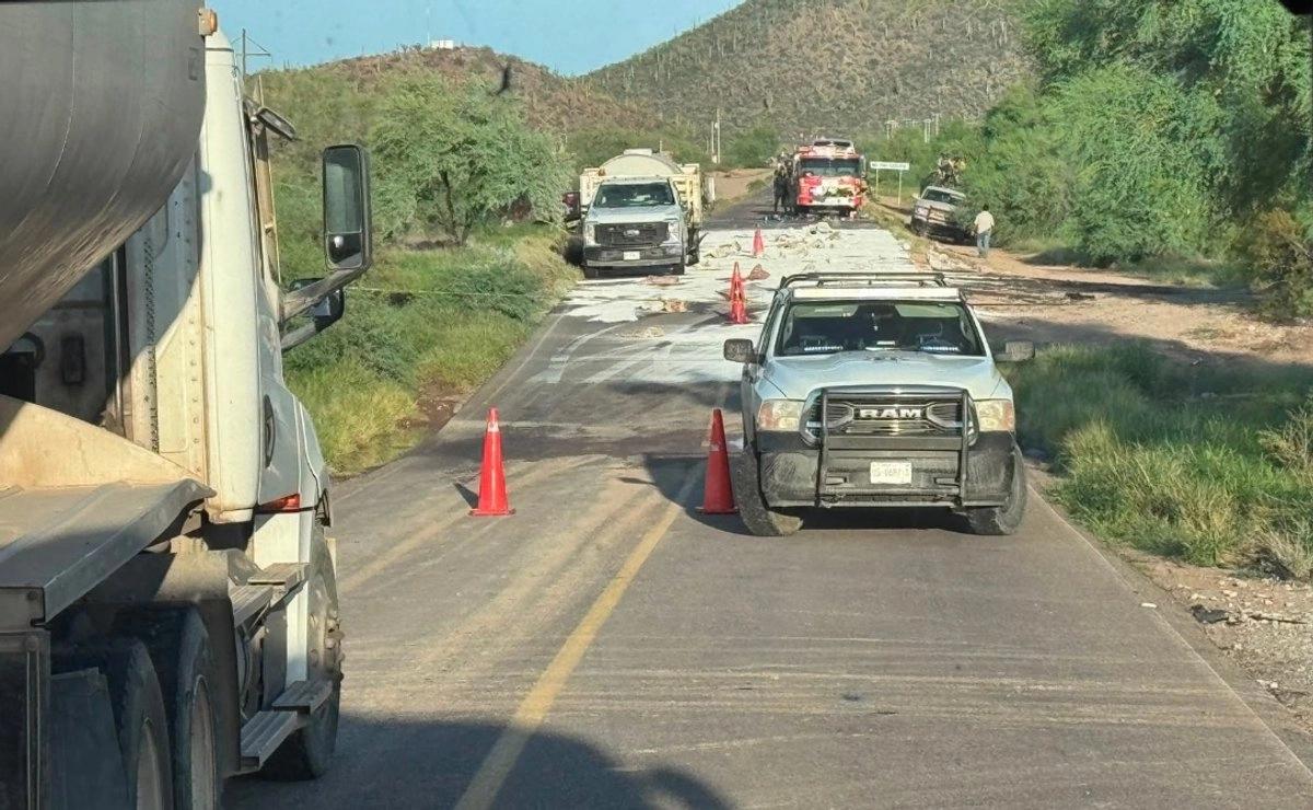 Sonora: accidente provoca derrame de ácido sulfúrico y cierre de carretera Caborca–Y Griega